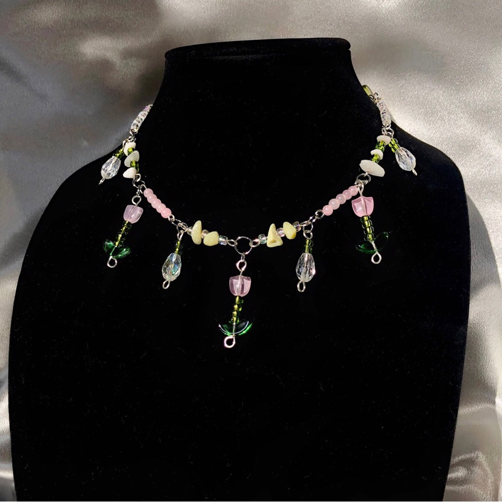 Beaded floral necklace